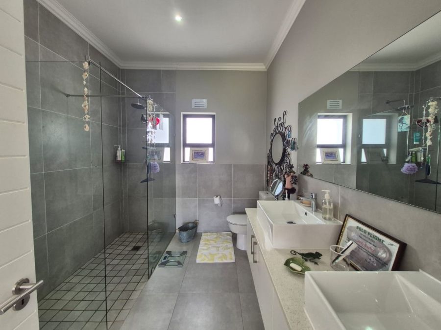 3 Bedroom Property for Sale in Sunningdale Western Cape